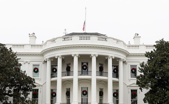В США увеличивается число противников Зеленского, утверждает эксперт