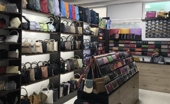 Сумка не обязательна: как собрать идеальный городской образ без нее — руки свободны Сумка не обязательна: как собрать идеальный городской образ без нее — руки свободны