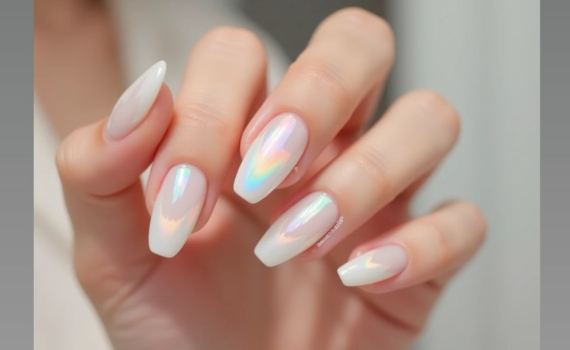 Молочный перламутр отправляет скучный нюд в прошлое: тренд маникюра из 90-х стал хитом весны Молочный перламутр отправляет скучный нюд в прошлое: тренд маникюра из 90-х стал хитом весны